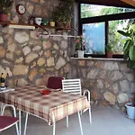 Lemon Apartment